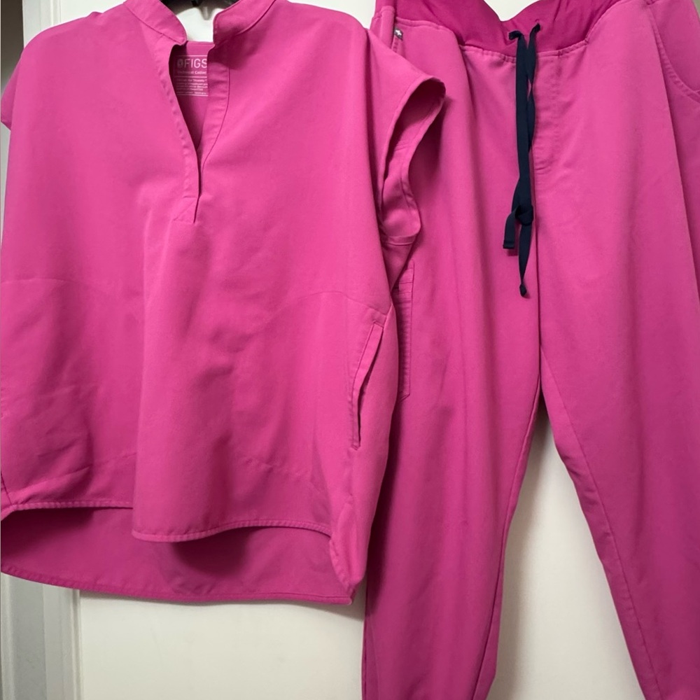 ✨ FIGS Scrub Set – Hot Pink | Top XL & Jogger Pants XL Petite ✨